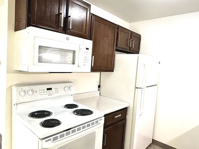 Elkhorn Village Apartments | 1 & 2 Bedroom Apartments in Elkhorn, WI Heat Included — Photo 72