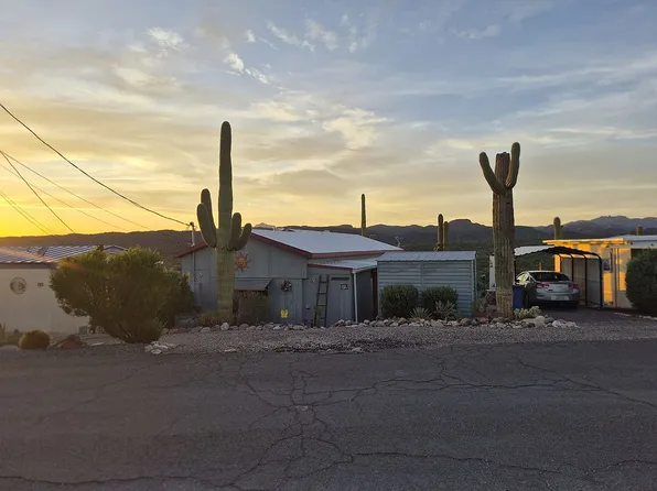 12 W Sahuaro Dr, Queen Valley, AZ 85118