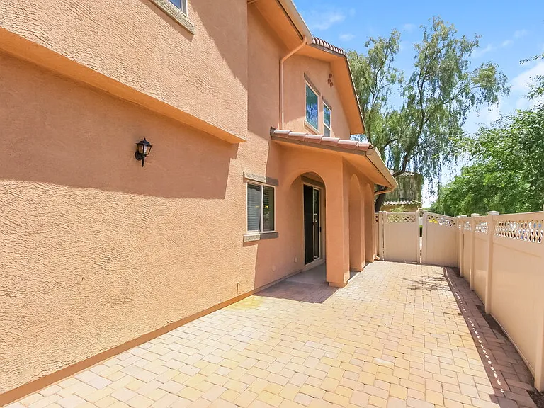 899 S Pheasant Dr — Photo 16