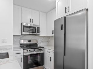 1022 S Bruce Ln #201, Burbank, CA 91502