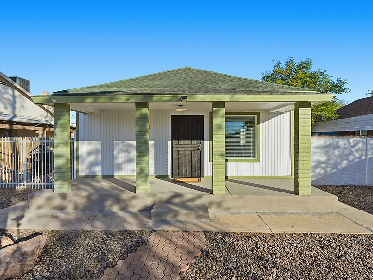 1322 W Taylor St — Photo 1