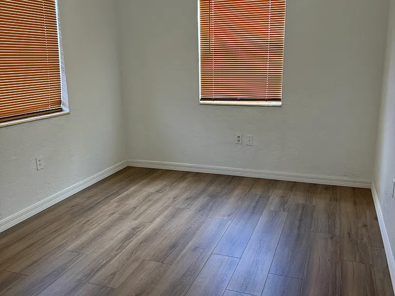 8790 Aero Ave — Photo 9