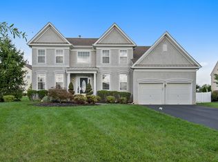 136 Tatham Rd, Bensalem, PA 19020