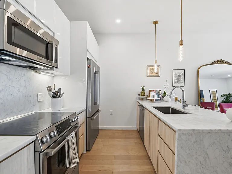 126 Burrows St — Photo 10