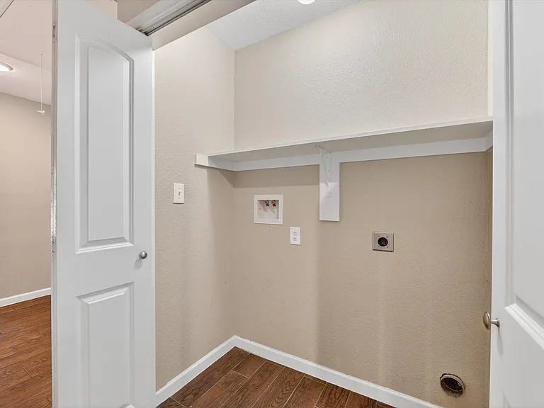 2908 Mistywood Ln — Photo 8
