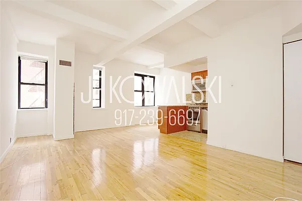 Rented by R New York | media 2