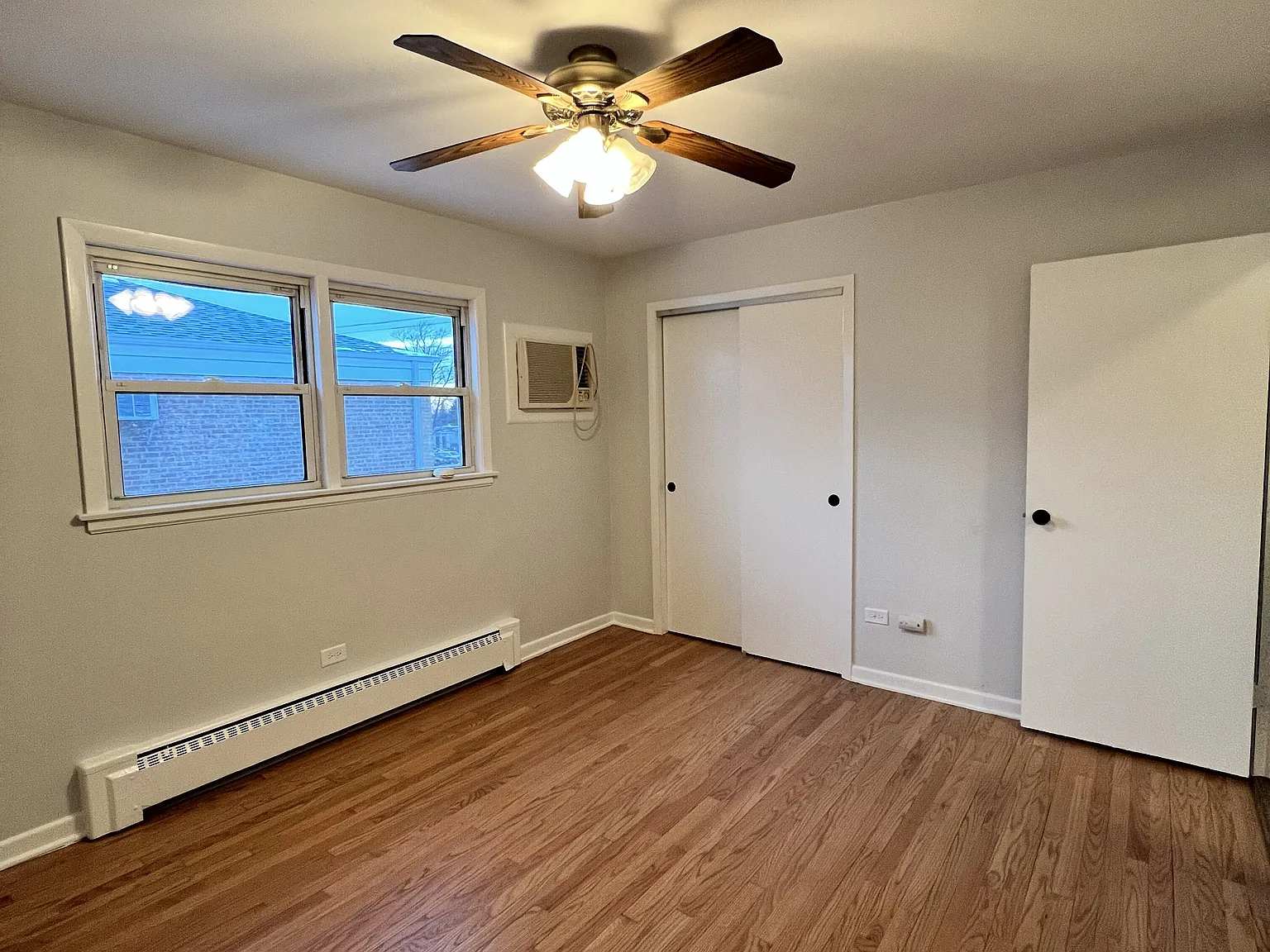 2 bed, 1000 sqft, $2,000 — Photo 4