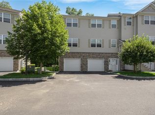 17 Riverview Ct UNIT 17, Brookfield, CT 06804