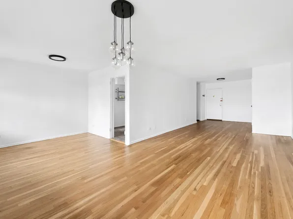 23-20 Bell Boulevard image 4 of 18