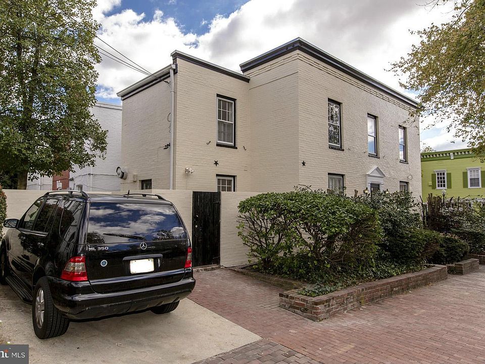 1st image of 1401 35th St NW