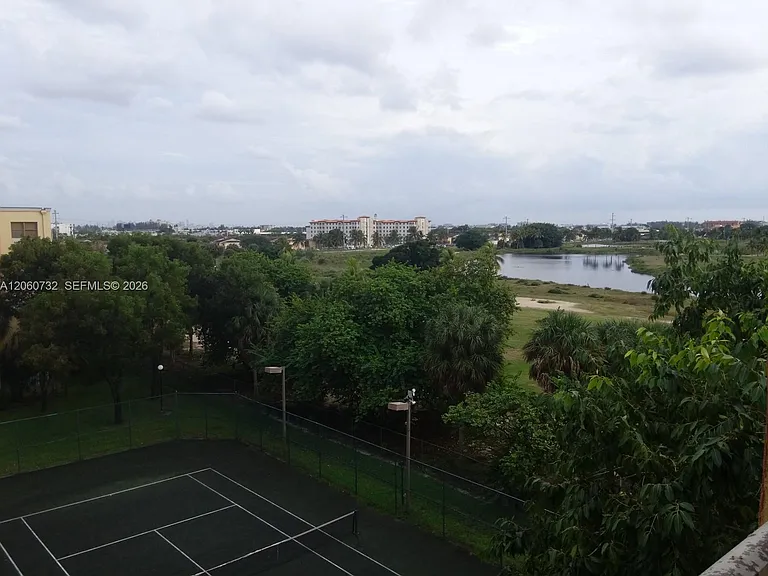 8290 Lake Dr #510 — Photo 5