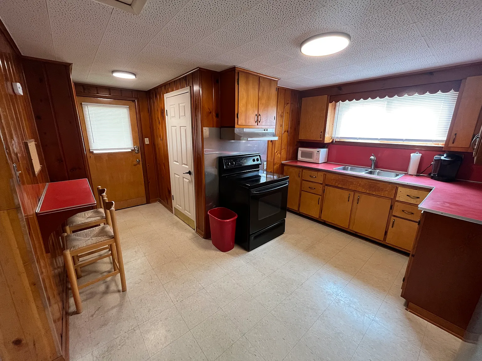 2 bed, 600 sqft, $900 — Photo 1