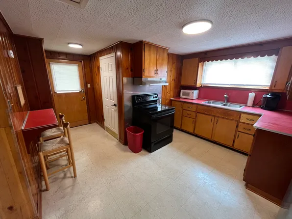 1108 Humphrey St #2, Monroe, MI 48161