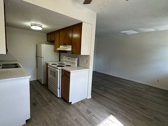 4th image of 2614 S 57th St Unit 8
