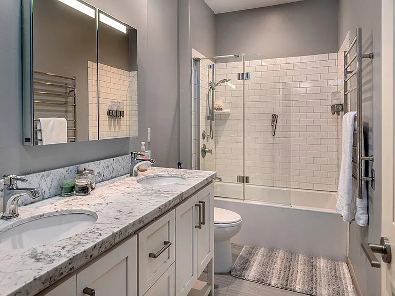 12404 NW Woodland Ct — Photo 23