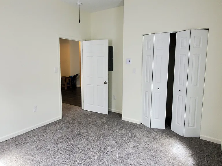 117 N Cedar St — Photo 5