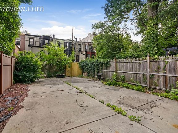5th image of 686 Putnam Ave #1