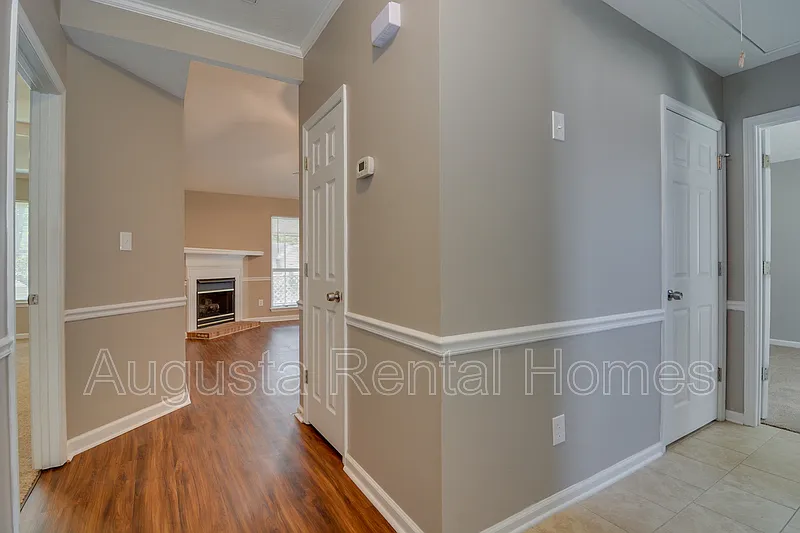 2 bed, 2.0 bath, 1000 sqft, $1,395 — Photo 2