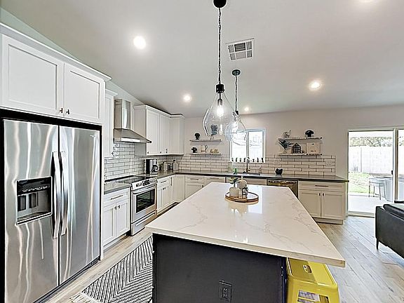 4th image of 6809 E Kings Ave