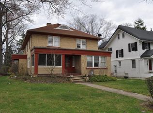 12700 Cedar Rd, Cleveland Heights, OH