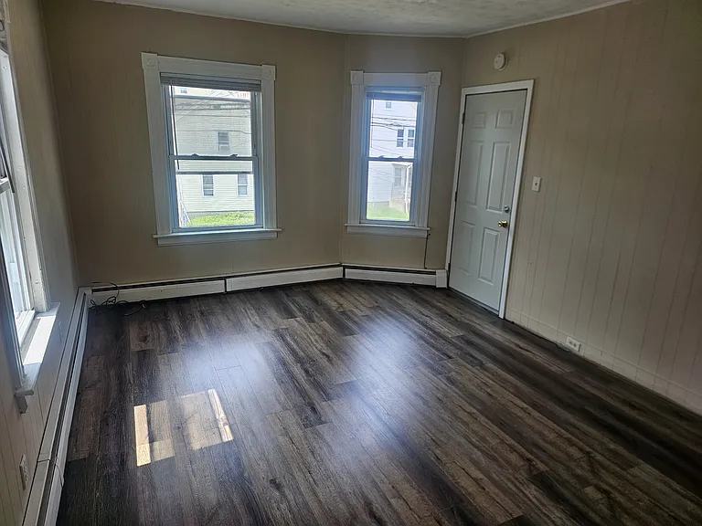 257 Oak St #2 — Photo 3