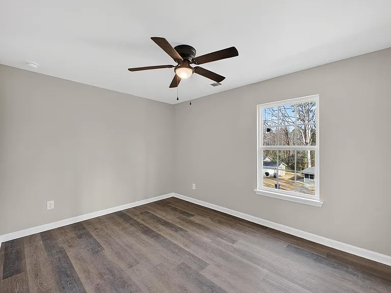 Tanglewood Dr — Photo 25