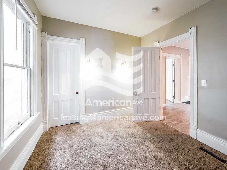 831323_010_wm_-_main_bedroom_13459824.jpg