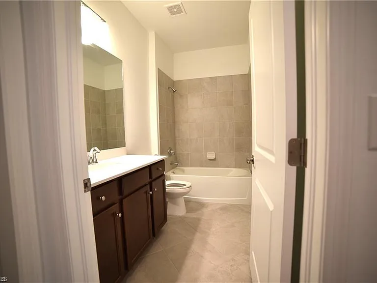 2665 Vine Ave — Photo 16