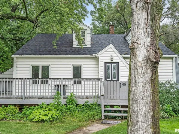 315 12th Ave, Silvis, IL 61282