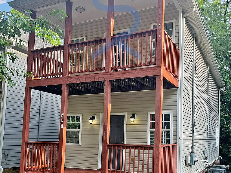 221 Fletcher St SW — Photo 2