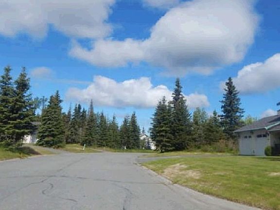 Exterior Neighborhood (street photo)