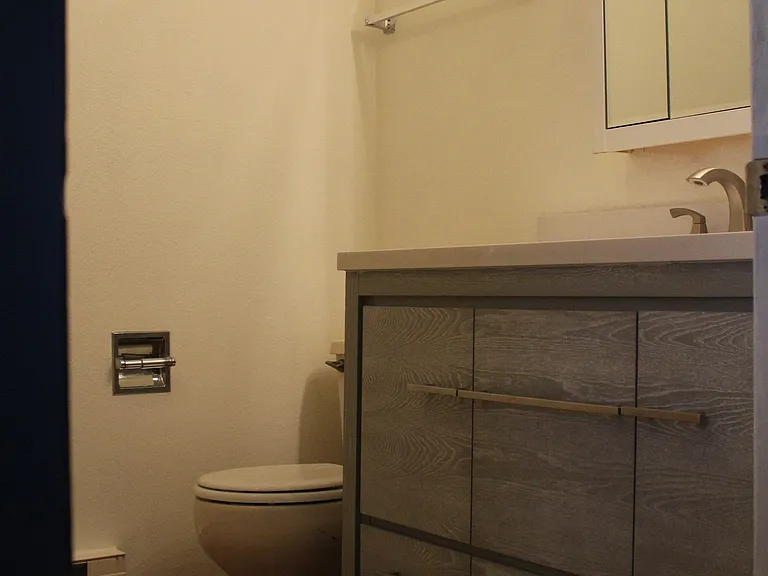1322 E 7th St #2 — Photo 5