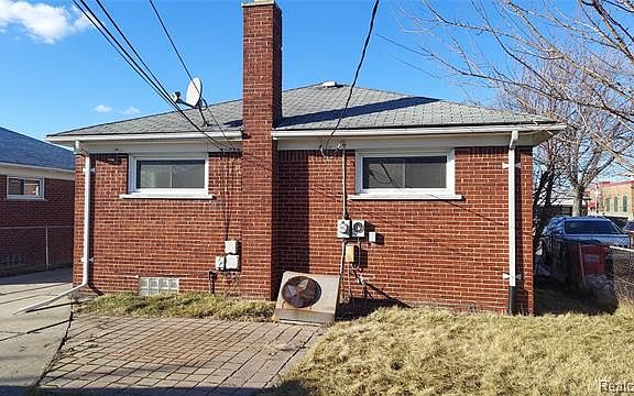 2nd image of 18536 Holland Ave