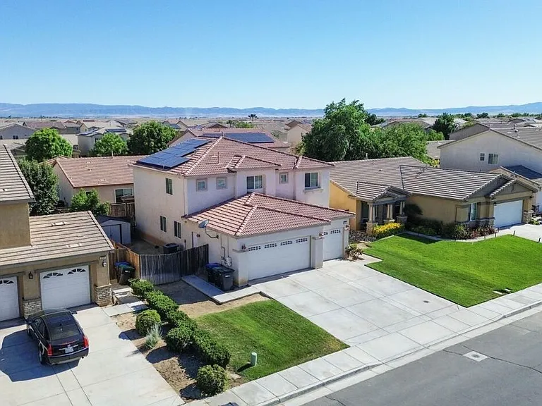 3056 Janine Ave — Photo 2