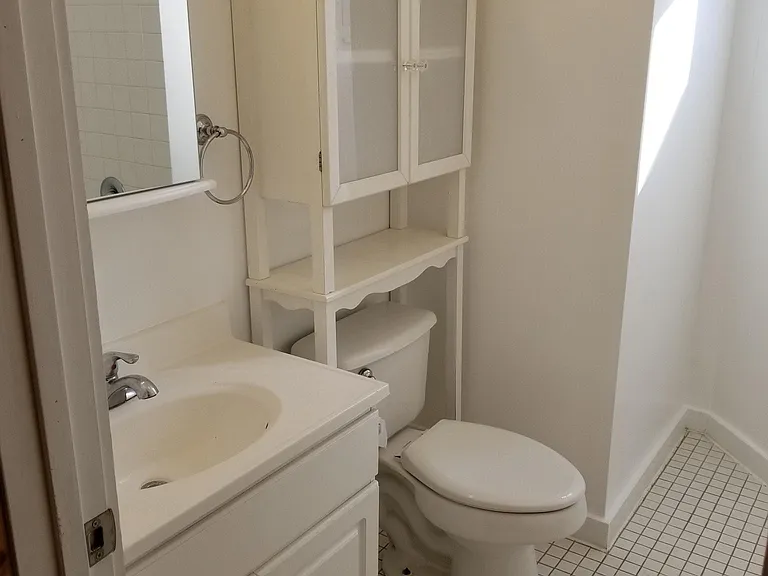2204 W North Ave #2R — Photo 5