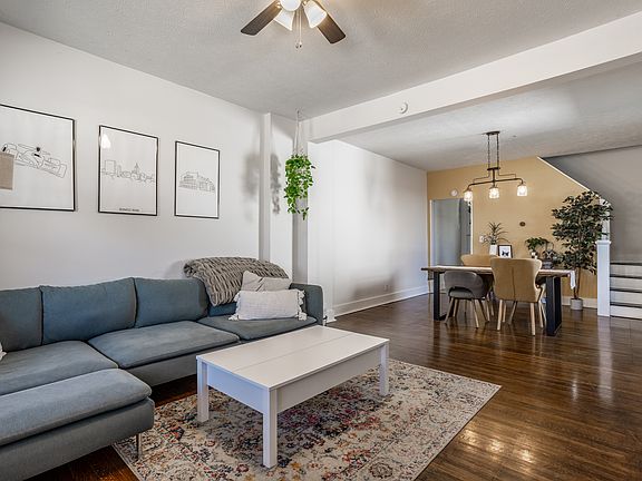 3rd image of 919 Prospect St