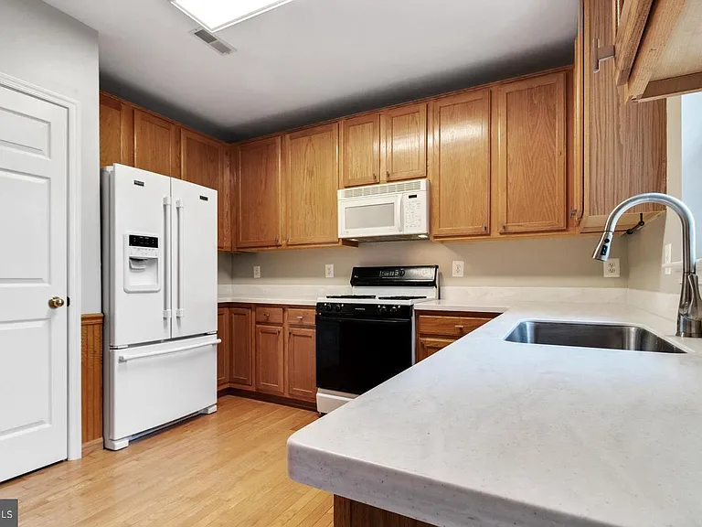 43046 Francis Sq — Photo 28