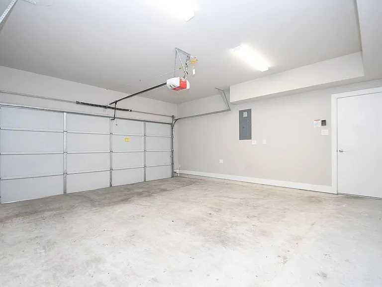 5904 Gardendale Dr #B — Photo 38