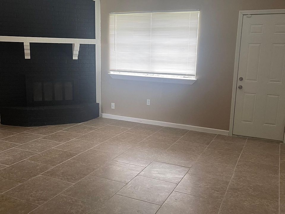 1st image of 2800 Williamsburg Dr