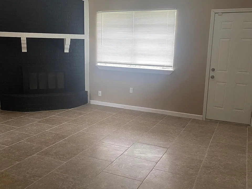 2800 Williamsburg Dr