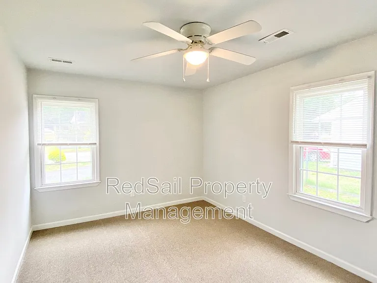 109 Peachtree Ln — Photo 14
