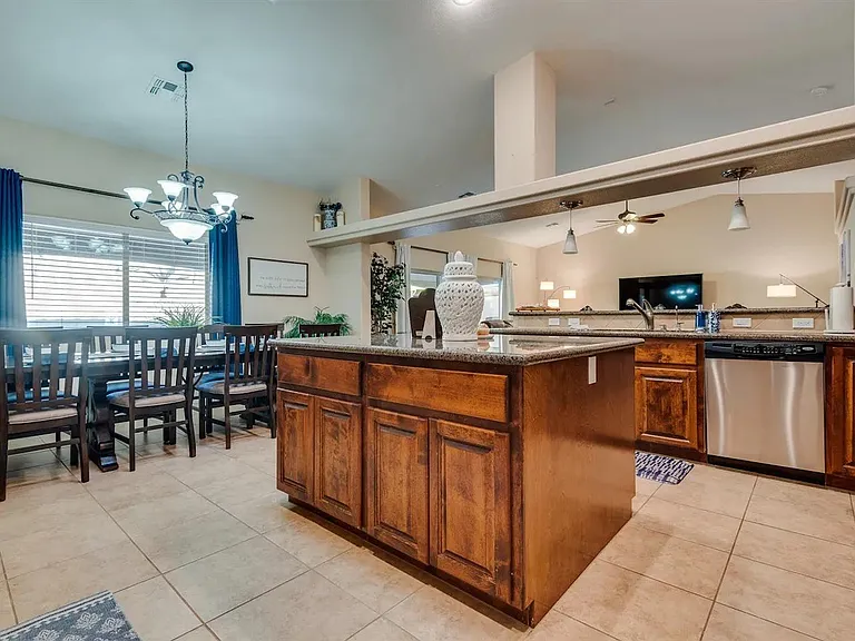 1820 Cabana Dr — Photo 34