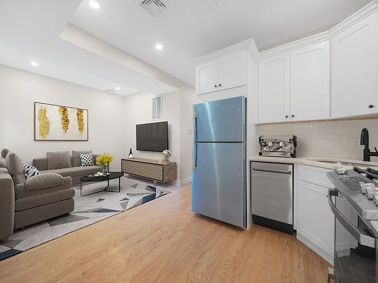 95 Endicott St #2 — Photo 4