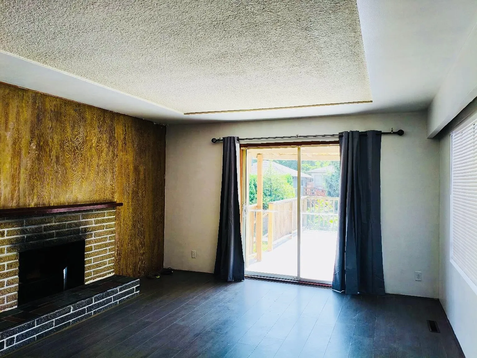 5 bed, 2229 sqft, $3,300 — Photo 2