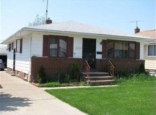 5050 Arch St, Maple Heights, OH 44137