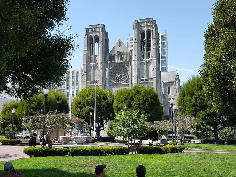 Grace Cathedral and historic Huntington park one-block away