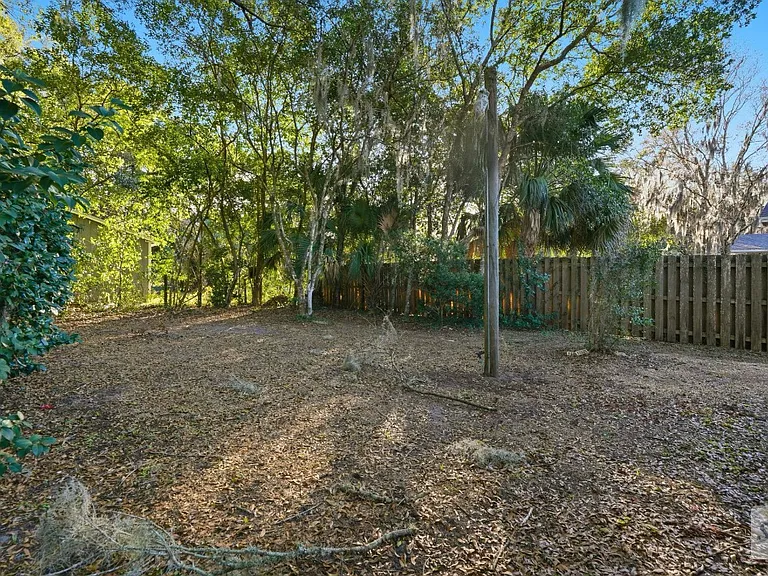 1643 NW 16th Ave — Photo 15