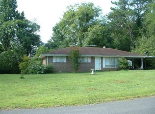 421 Clear Oaks Dr, Dalton, GA 30721