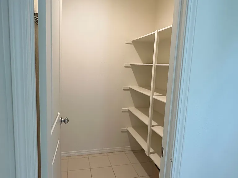 1540 Cantabria Pl — Photo 9
