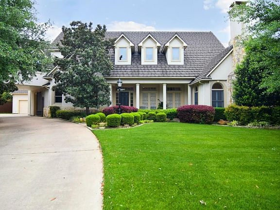 2nd image of 5712 Woodmont Ct